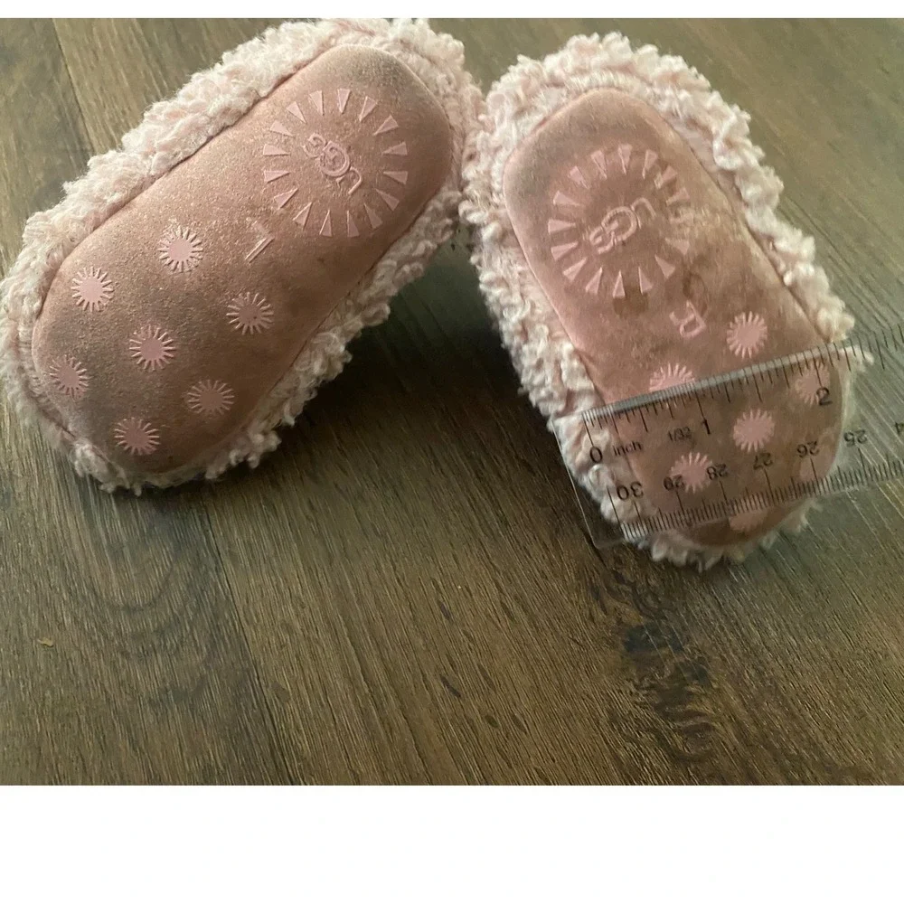 UGG adorable preowned